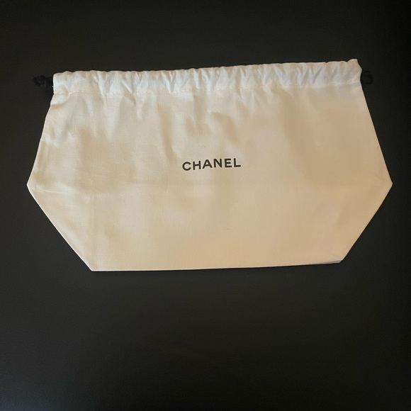 Chanel pouch - Picture 5 of 6